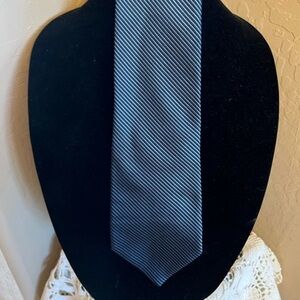 Brooks Basic Dress Stripe Navy Silk Neck Tie